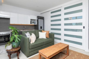 Stylish Green Point Apartment